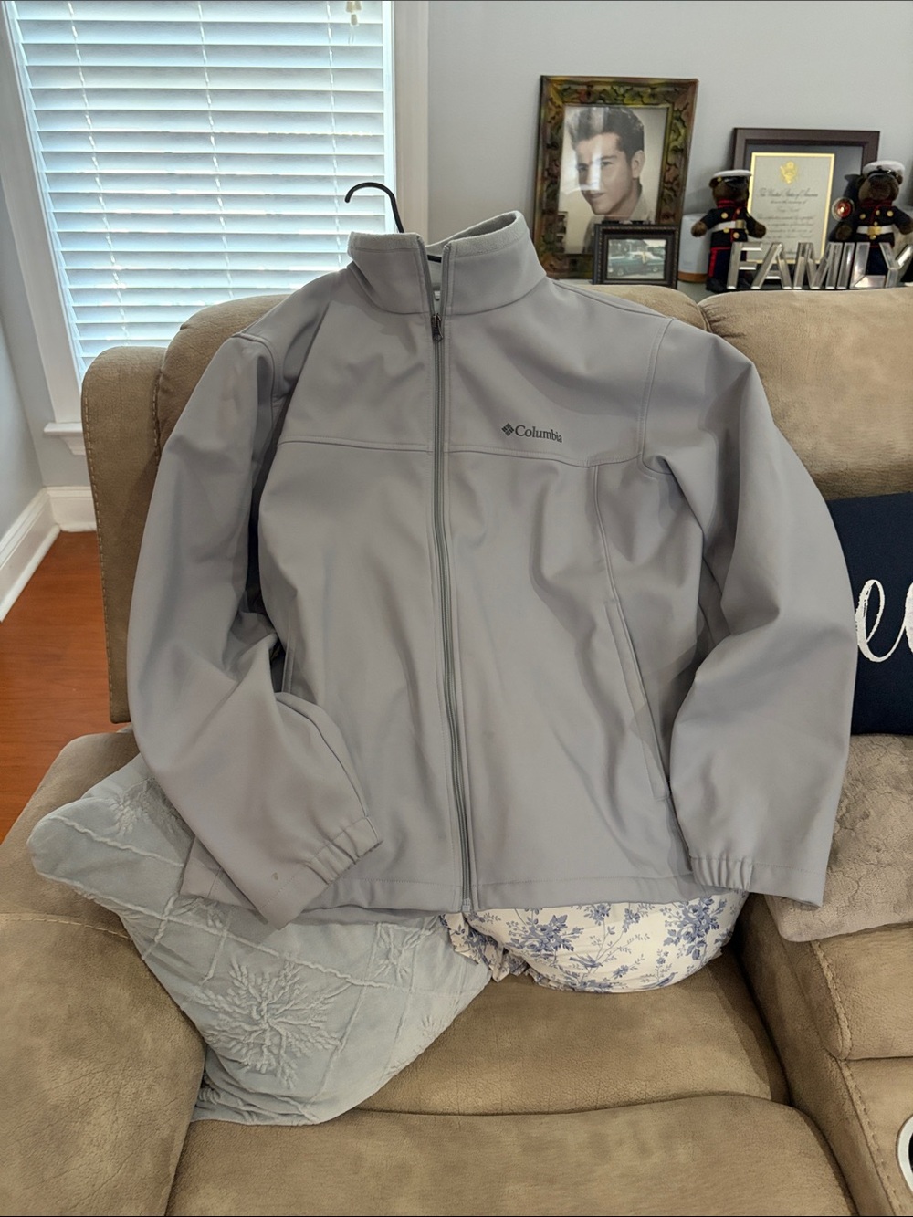 Columbia Men's Gray Windbreaker Softshell Jacket